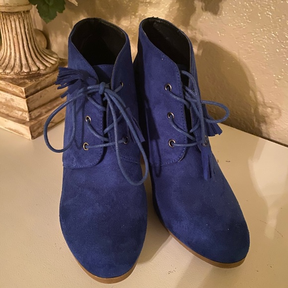 Blue heeled boots - Picture 3 of 8